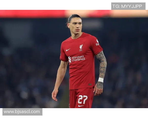 努涅斯在球场上的崛起与挑战:从新星到顶尖前锋的奋斗历程 努涅斯在球场上的崛起与挑战:从新星到顶尖前锋的奋斗历程